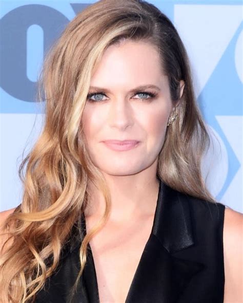 Maggie Lawson: Biography with Age, Height,。